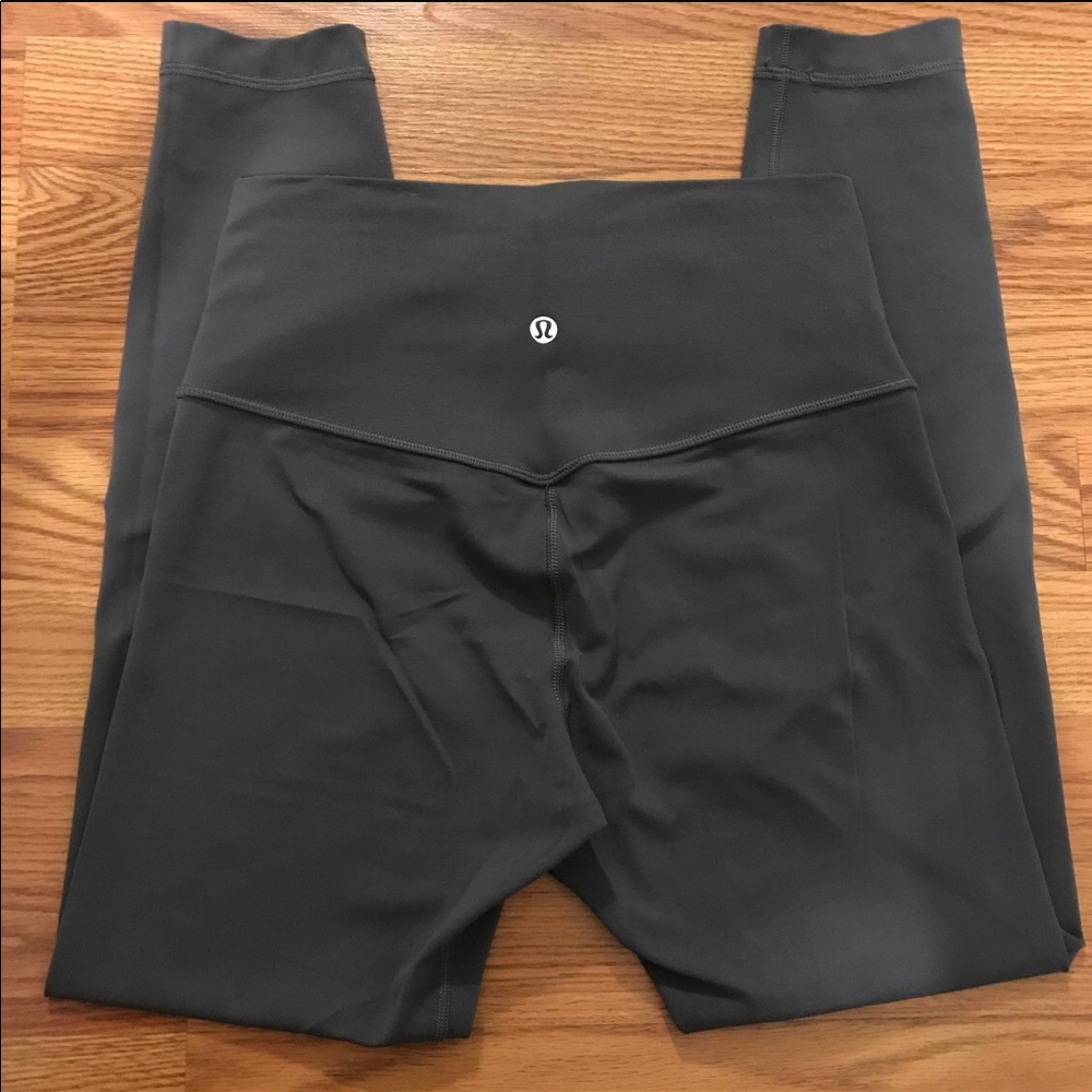 💌 SOLD 💌 Lululemon Dark Carbon Align Pant 7/8